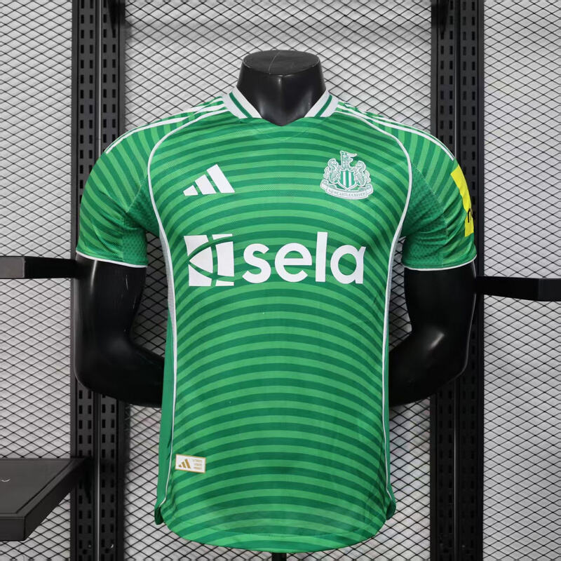 Newcastle 25/26 alternativa