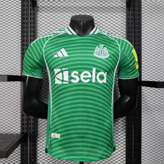 Newcastle 25/26 alternativa